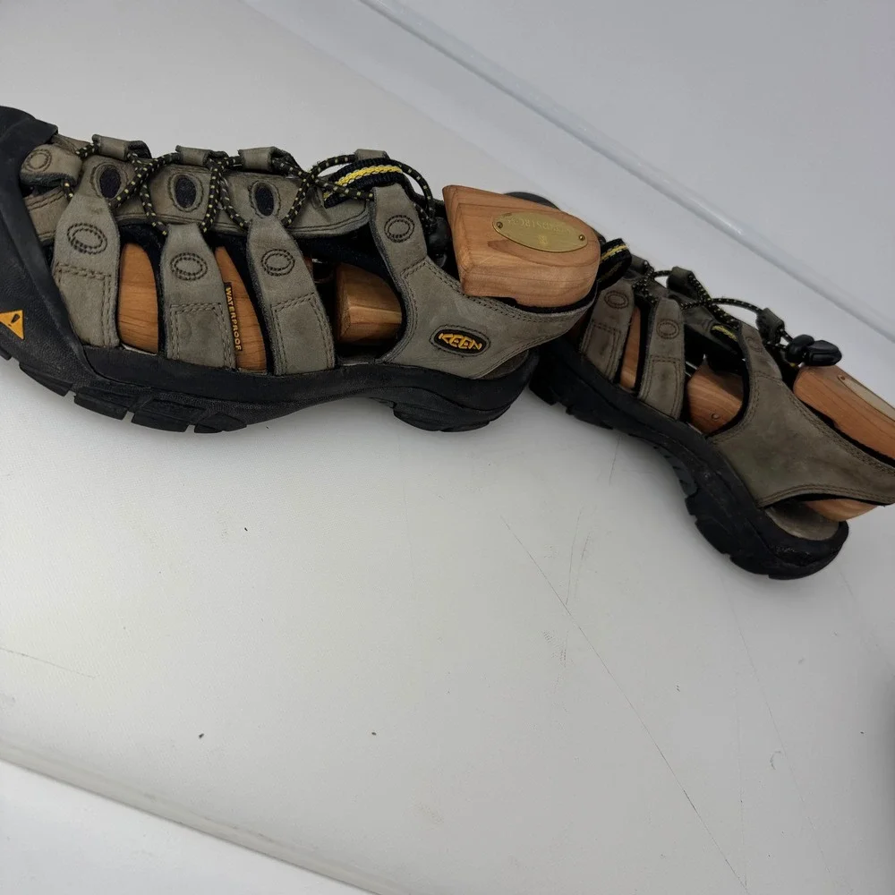 Keen Newport Men 7 Brown Leather Waterproof Hiking Sandals Outdoor Trail Shoes